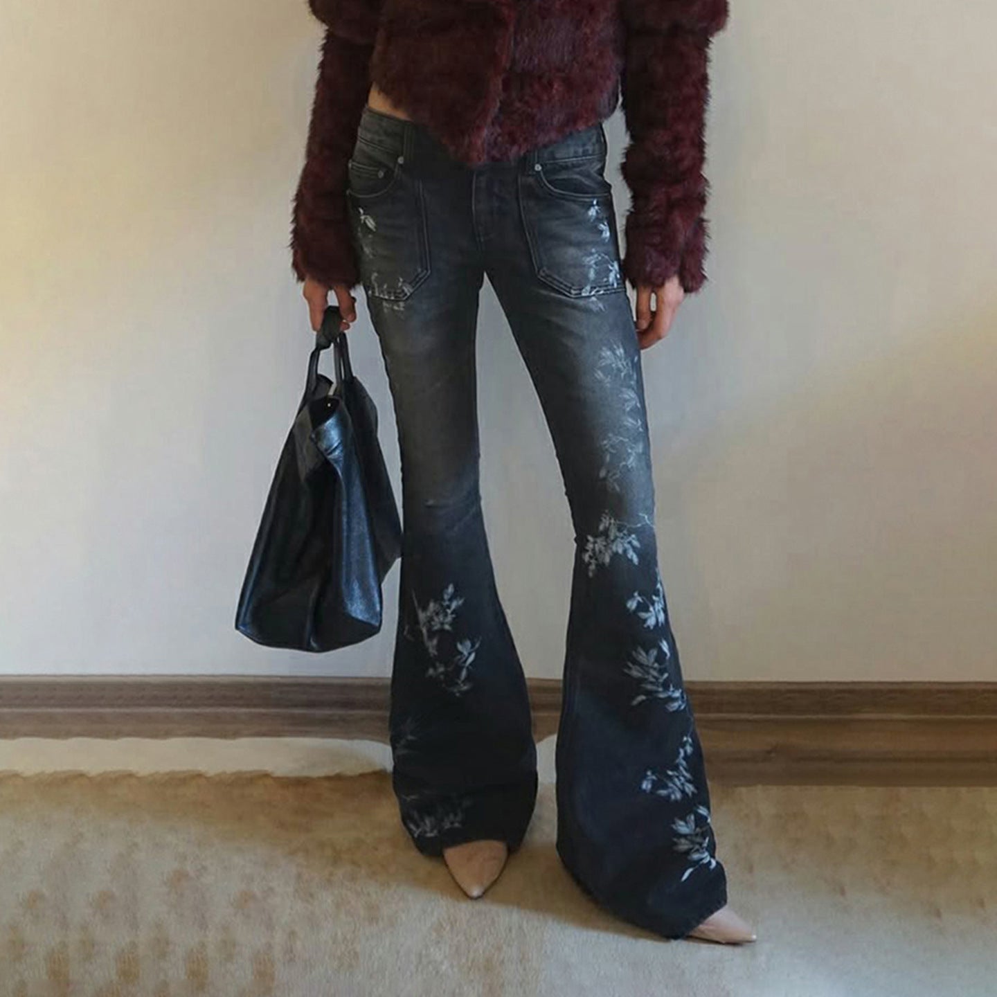 Vintage printed millennium style low waist slim fit jeans